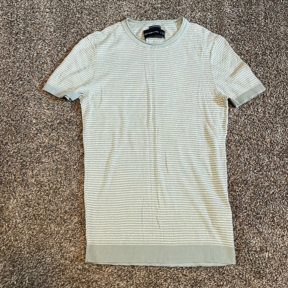 Abercrombie and Fitch Women’s Featherweight Sweaterknit Shirt